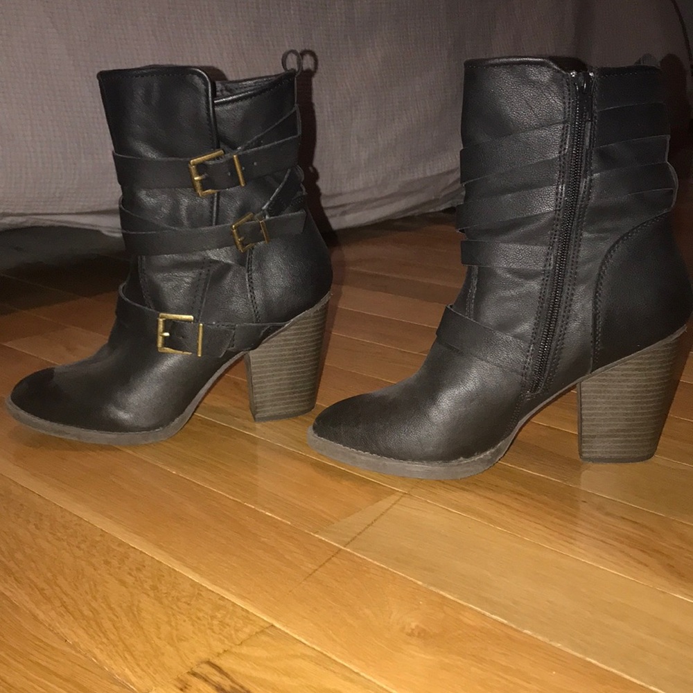 Buckled ankle boots